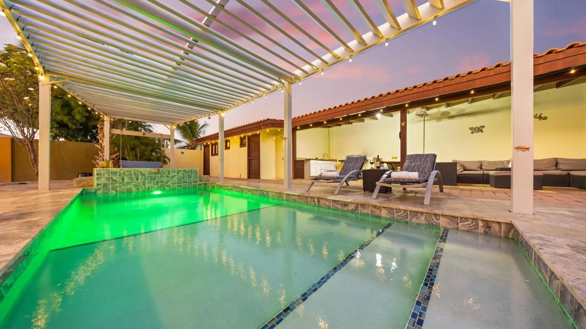 Villa 3 Min To Beach W Pool, Jacuzzi & Gym By Top Tier Palm Beach