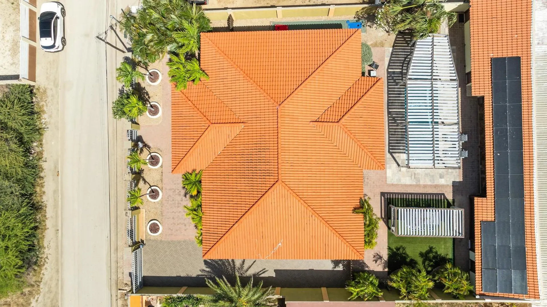 3 Min To Beach W Pool, Jacuzzi & Gym By Top Tier Palm Beach