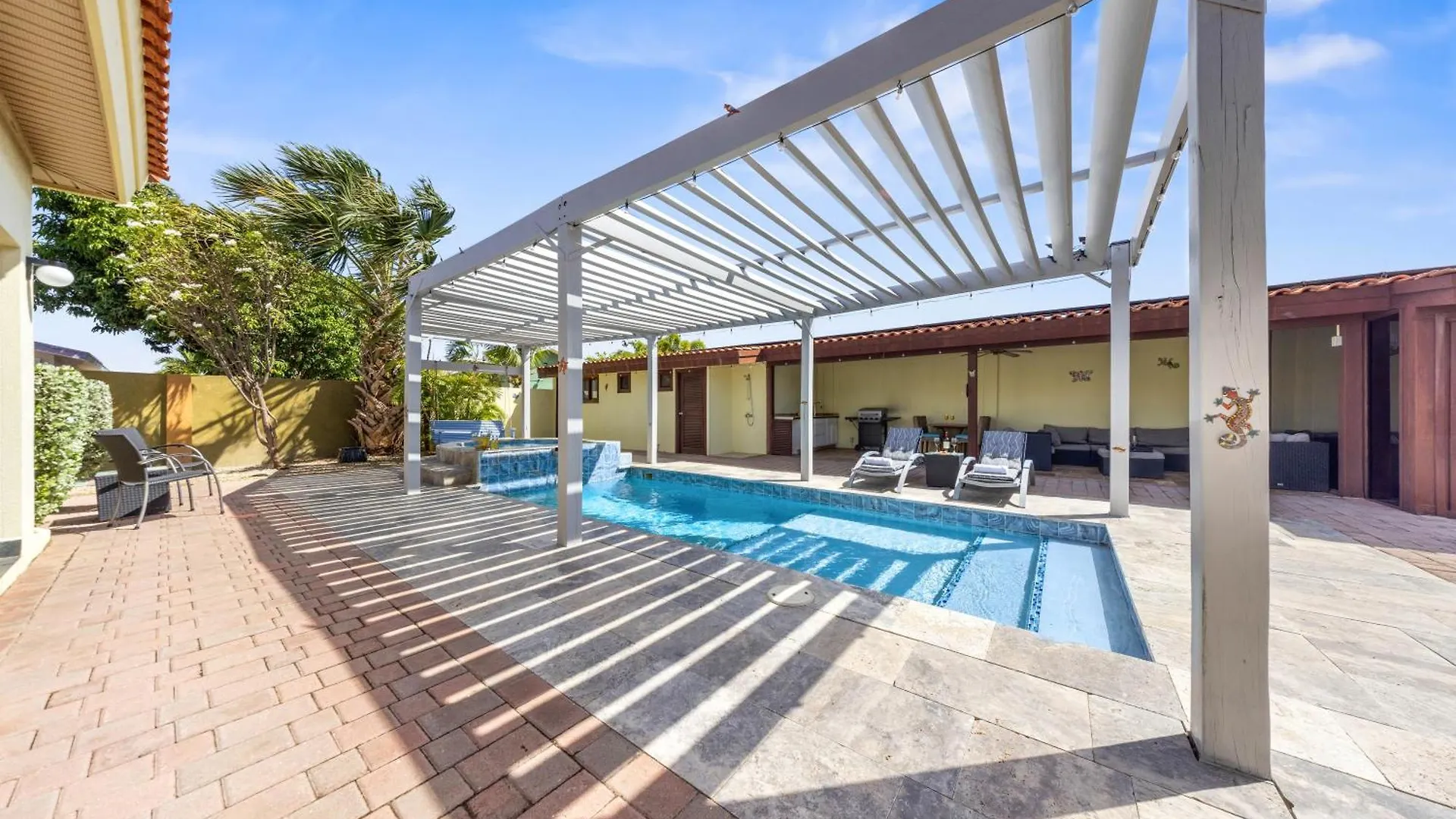 3 Min To Beach W Pool, Jacuzzi & Gym By Top Tier Palm Beach Aruba