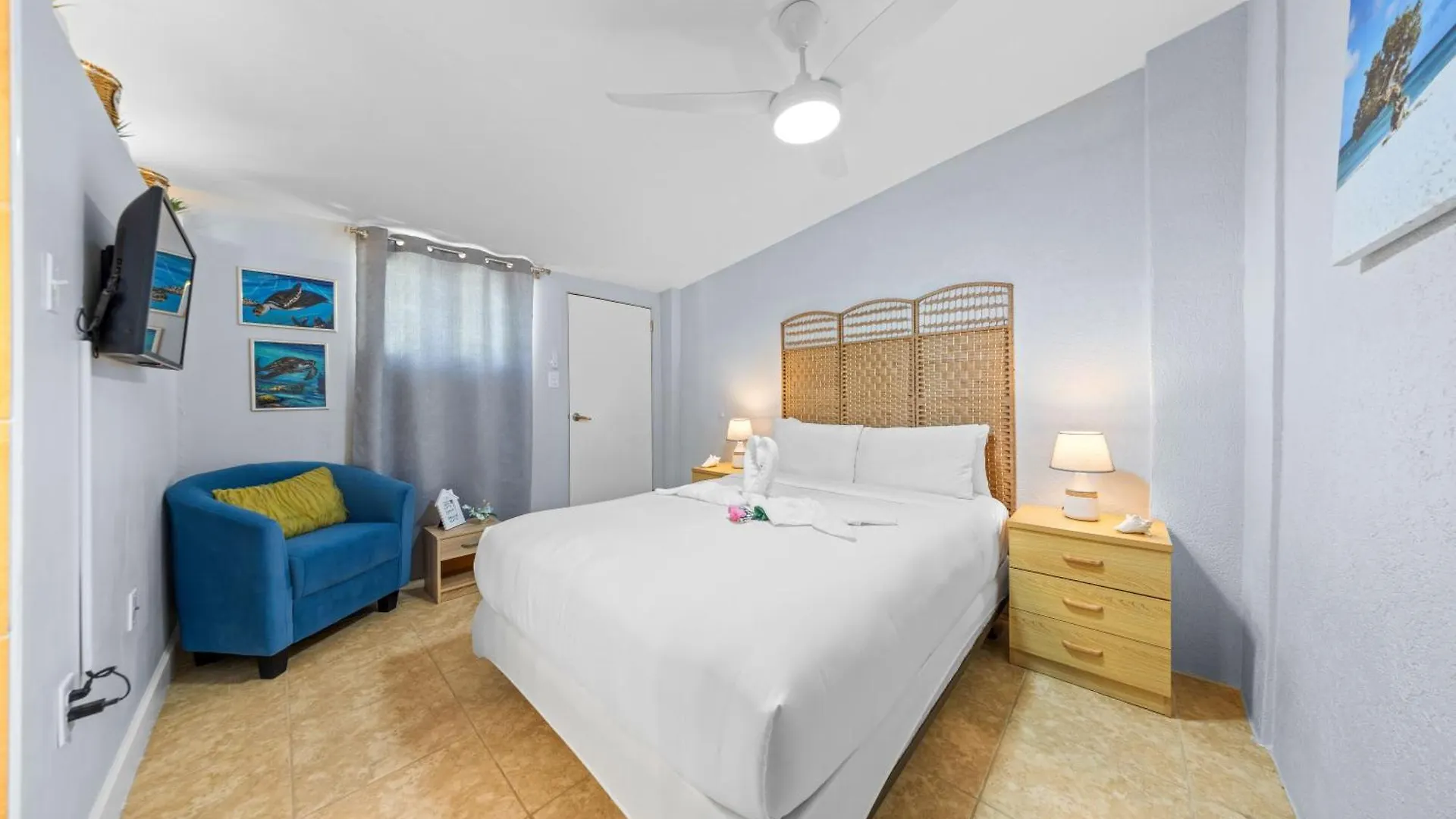3 Min To Beach W Pool, Jacuzzi & Gym By Top Tier Palm Beach 0*,