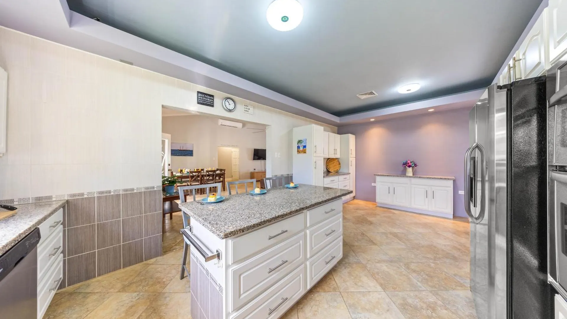 3 Min To Beach W Pool, Jacuzzi & Gym By Top Tier Palm Beach Villa