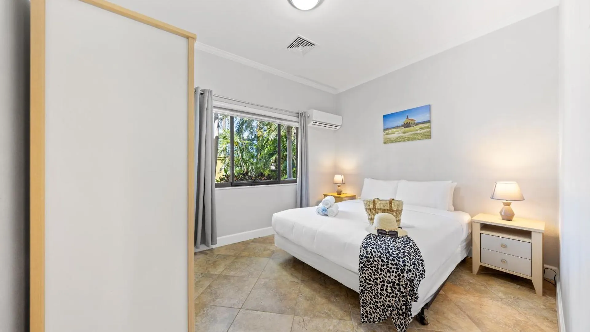 3 Min To Beach W Pool, Jacuzzi & Gym By Top Tier Palm Beach