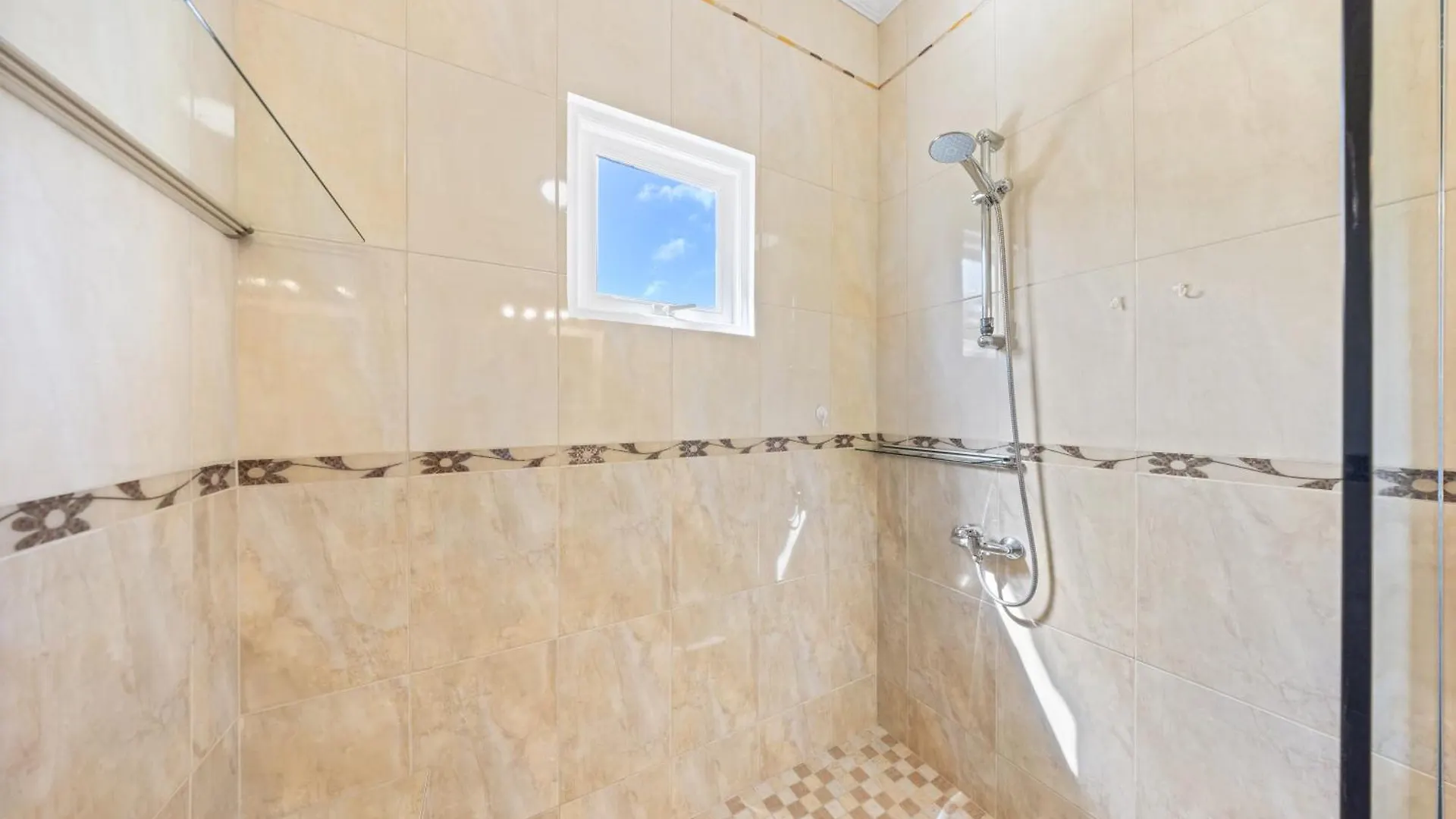 Villa 3 Min To Beach W Pool, Jacuzzi & Gym By Top Tier Palm Beach
